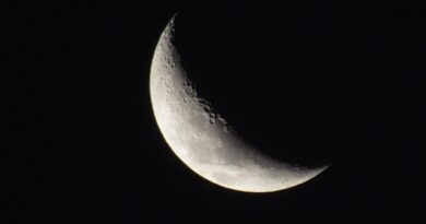 crescent moon meaning in spirituality