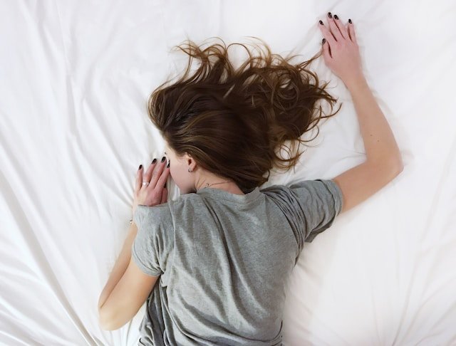 what does it mean when you dream about someone